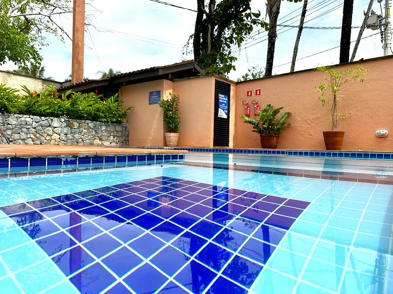 Casa chamosa na rua da praia - Cantão Juquehy